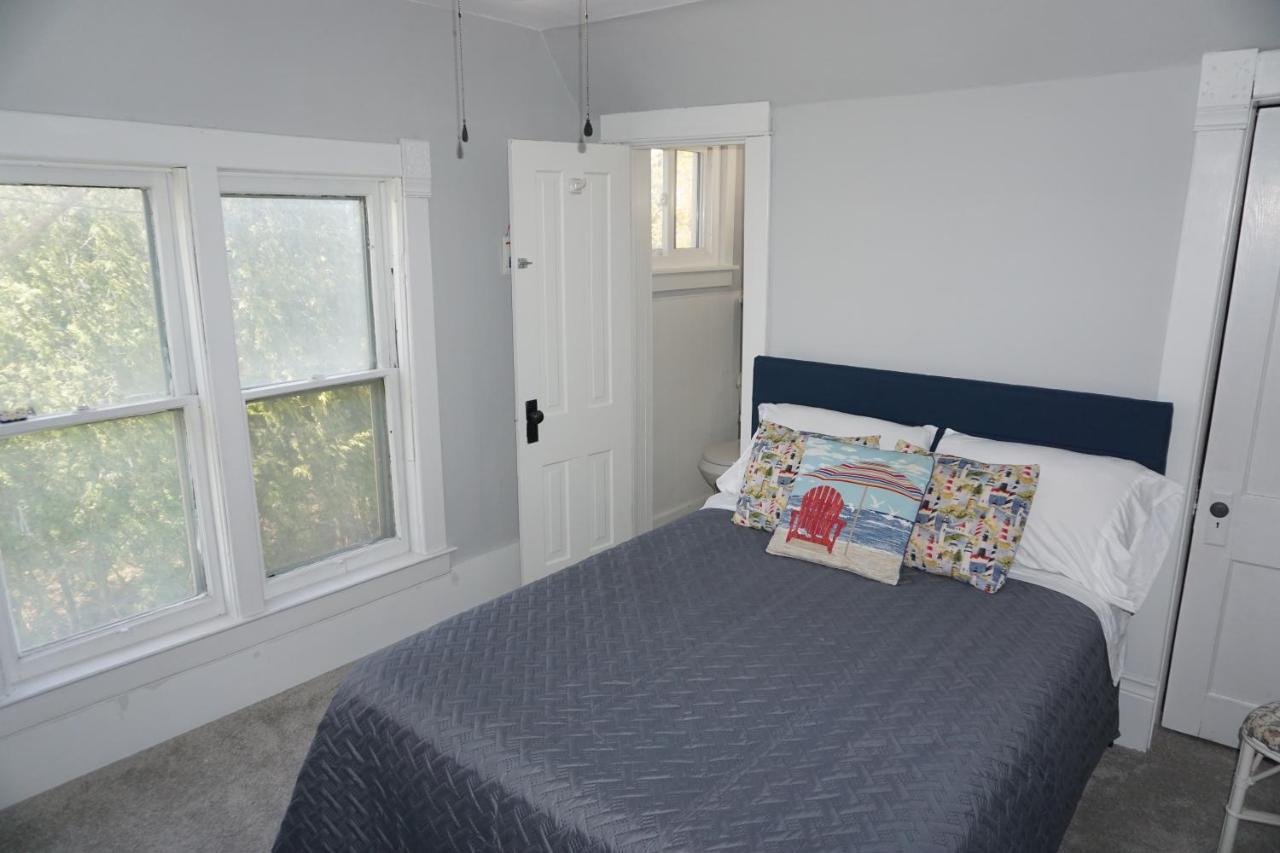 Charlevoix House - The Northside Bed & Breakfast Екстериор снимка