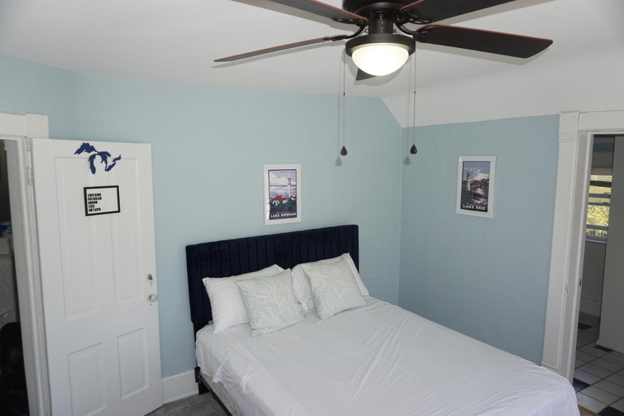 Charlevoix House - The Northside Bed & Breakfast Екстериор снимка