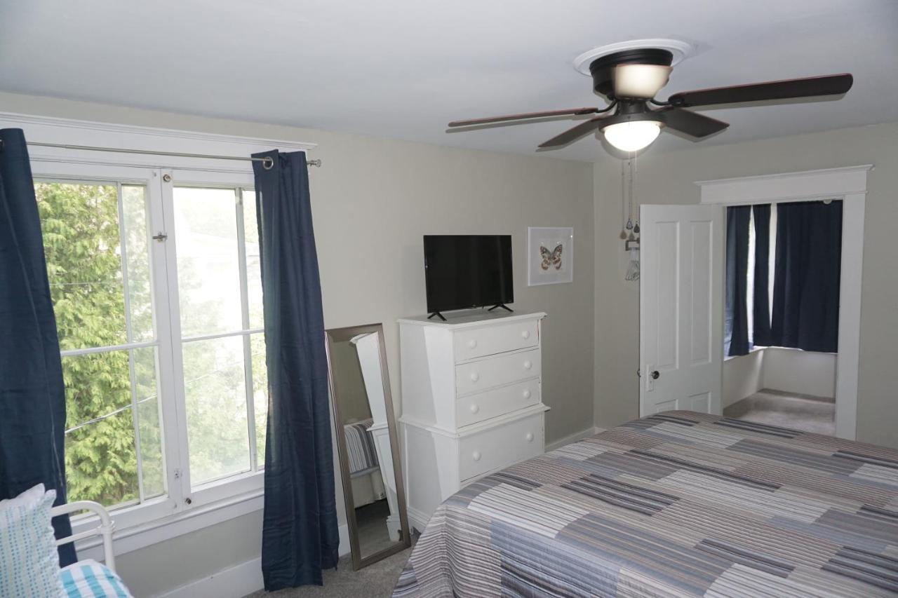 Charlevoix House - The Northside Bed & Breakfast Екстериор снимка