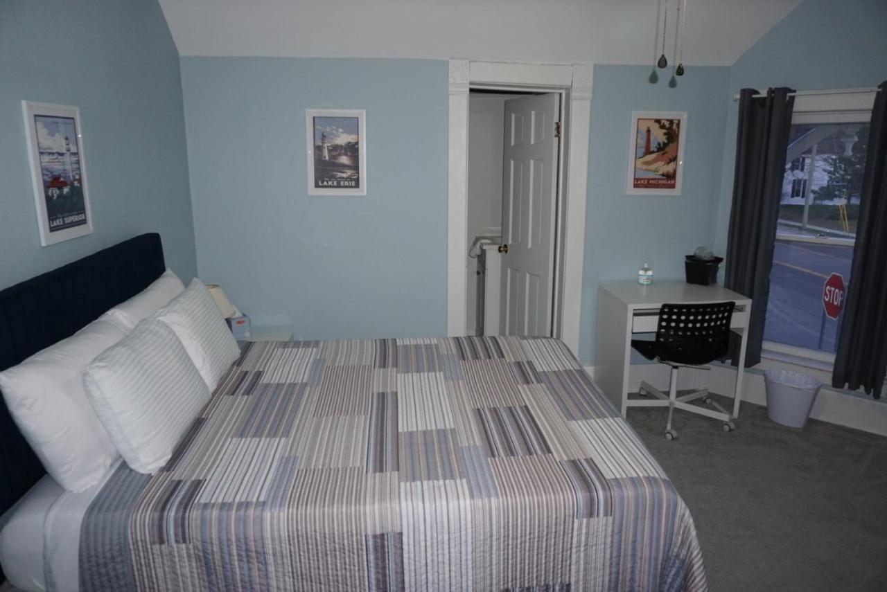 Charlevoix House - The Northside Bed & Breakfast Екстериор снимка