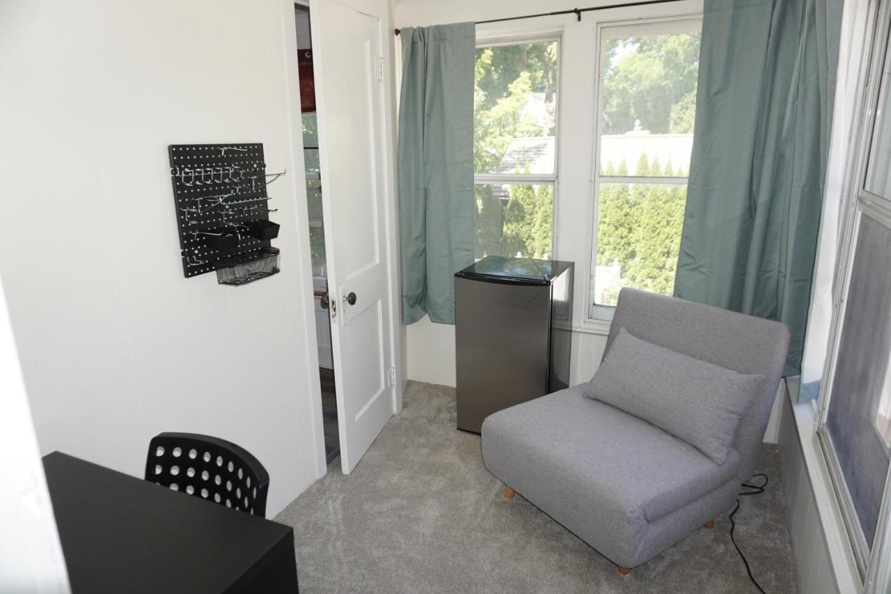 Charlevoix House - The Northside Bed & Breakfast Екстериор снимка